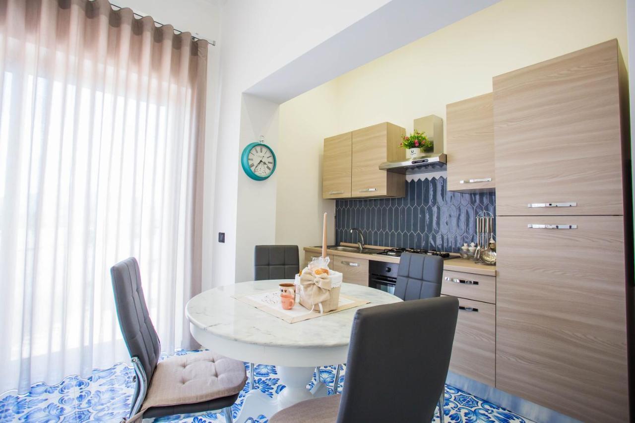 Palazzo De Gregorio Apartment Pompei SantʼAntonio Abate Екстериор снимка